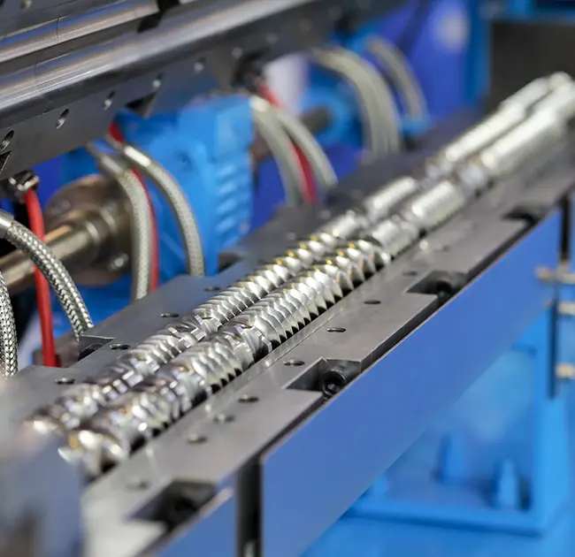 Arbetsprocessen och försiktighetsåtgärderna för skumgranulatorn med två skruv